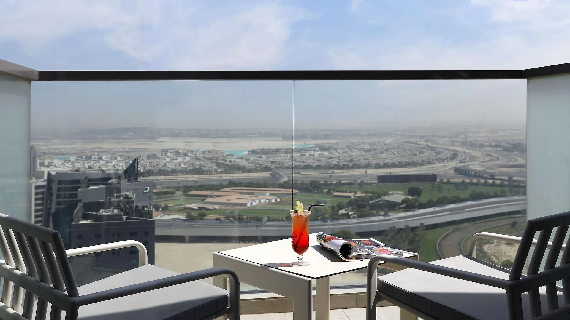 Millennium Atria Business Bay Aparthotel Dubai